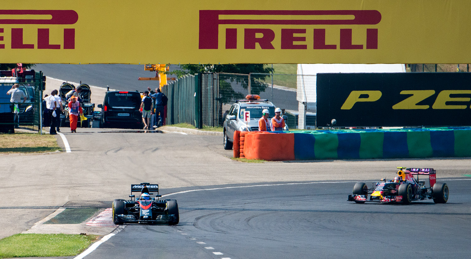 Fernando Alonso - McLaren Honda & Daniil Kvyat - Red Bull,  Hungaroring, Hungary, 2015